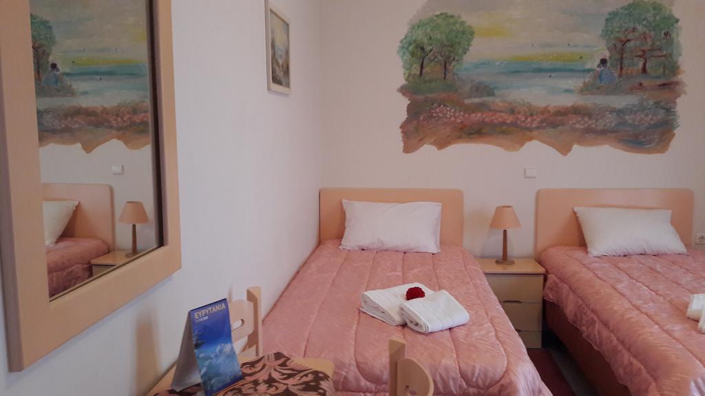 Artemis Hotel Karpenisi ภายนอก รูปภาพ